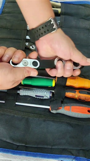 26 reactions | Repară tot ce ai nevoie cu MultiKey Pro – cheia 4-în-1 care îți face munca mai ușoară și mai rapidă! ⚙️✨ Design compact, prindere sigură și potrivită pentru orice proiect – de la casă la mașină. Nu mai pierde timp cu unelte diferite, ai totul într-una singură!  https://gigamart.ro/product/multikey-pro-cheie-multifunctionala-4-in-1-pentru-reparatii-rapide-si-precise/ | GigaMart | Facebook