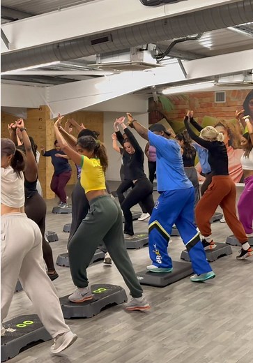 Bailando Step Class: Pure Vibes with Enrique Iglesias
