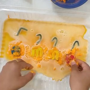 Fizzy Pumpkin Science Experiment & Name recognition Fine motor activity for preschoolers and Kindergarteners 🕵🏻🍁🧬🧫🔬🍁… Let the kids find the hidden letters in their name beneath the pumpkins... It's super fun and exciting!! Baking Soda and Vinegar Science Experiment with a twist!!! 🕵🏻🎃🕵🏻‍♂️🎃 | Zippi Kids Corner