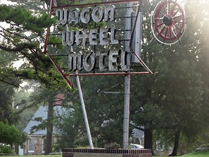 Motel that's never closed along Route 66 for sale
