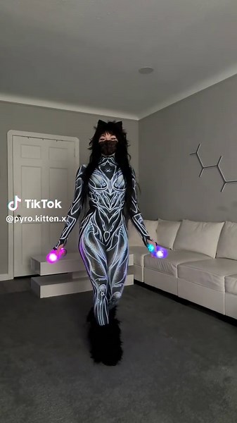 Poi flow . #flow #flowarts #rave #alternative