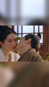 Liu Yifei offered a kiss to heal his wounds! #drama #梦华录 #LiuYifei #liuyifei #刘亦菲 #chenxiao #陈晓 #chinesedrama #灼灼風流 #ADreamofSplendor #liuyan #柳岩 #林允 #linyun #徐海乔 #xuhaiqiao #代旭 #daixu #张晓谦 #zhangxiaoqian #管云鹏 #guanyunpeng | 甜剧城堡 sweet drama castle