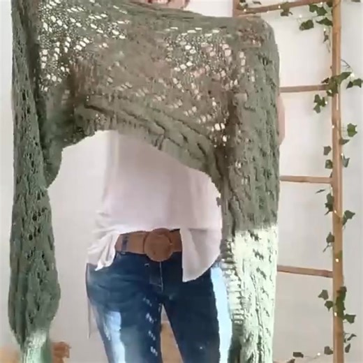 泥Hand-knitted scarf with sleeves!臨Warm and stylish!糧This is a gift for my girlfriend and she is very happy! | Skyler McCabe | Facebook