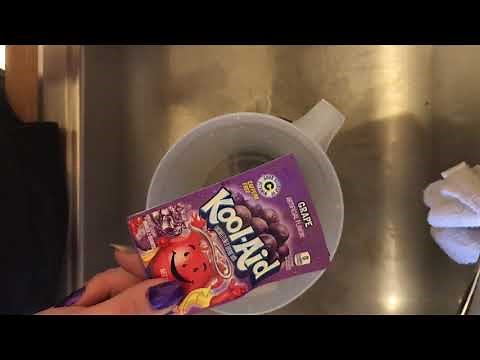 HOW TO MAKE KOOL AID THE RIGHT WAY.