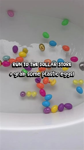 Day 1 of plastic egg activities! Sensory bath with eggs! Scoop, pour, and splash! My kids loved this! #toddleractivities #sensoryactivities #eastereggs