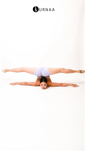 Chest stand ➝ elbow standExploring smooth variations and control ✨🤸🏻‍♀️#contortion #flexibility