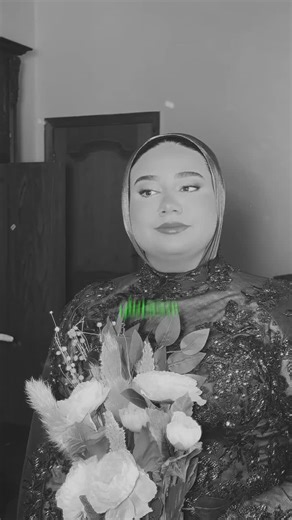 Exploring Colorful vs. Nude Makeup Trends