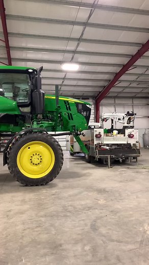 Jack em up high. Who wants to spray tall corn with their Deere? #sprayerguru #makingsprayersgreatagain #farmtok