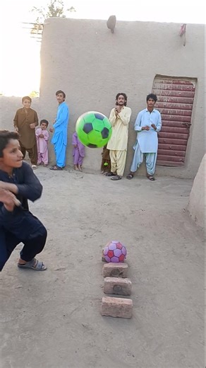 Ball Throwing Challenge #virelshorts #funny #comedy #gamechallenge