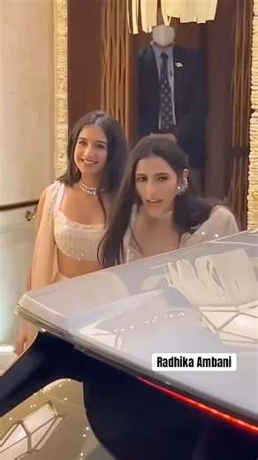 Radhika Merchant & Shloka Mehta Stun at Manish Malhotra’s Diwali Bash ✨🪔 | Ambani Fashion Goals