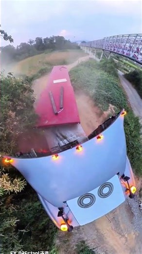 Look at the perspective behind. #logistics #automobile #cargoconnect #ship #trucker #truck