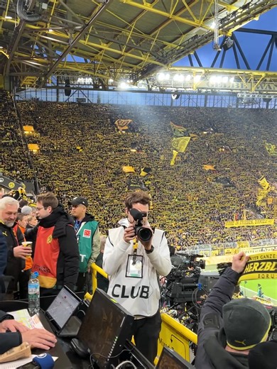 Le You'll Never Walk Alone au stade du BVB