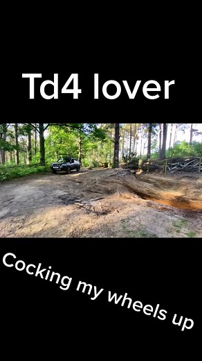 Can’t wait to get on the greenlanes again #freelander1 #freelandertd4 #landrover #onelifeliveit #offroading #greenlaning #4x4life #adventure #spontaneous #fourwheeldrive #shakeitup