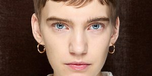 Soy experta en belleza y he dejado de hacerme el microblading: estos son los dos únicos productos que uso para conseguir las cejas naturales y tupidas que son tendencia