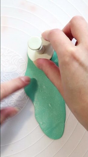 Polymer clay rose leaves |Sculpt leaves for jewelry (flower tiaras) |Clay leaves tutorial #Shorts