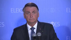 Jair Bolsonaro participa de entrevista coletiva após debate na Globo