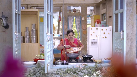 Parekh #parivaar jaane waala hai bachchon ke #school mein! Par usse pehle hamare #world class #genius Praful laaye hai Babuji ke liye behtareen #kurta! Babuji ka get up dekh kar ho jaaiye lot-pot and keep watching Khichdi! #khichdi #family #drama #funny #jayshree #prafulparekh #hansaparekh #bhaveshkumar #tvserial #tvshow #youtube #youtubevideo #indianserial #praful #shaadi #card #jhol #starplus #school #function #funny #memes #comedyscenes #funnyvideos | StarPlus