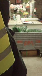 Au moment de faire les comptes, toujours le même constant pour ce fleuriste... Reportage en entier à retrouver sur YT (lien en bio) | Immersion reportages