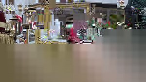 Årets sidste nytårskur blev i dag afholdt på Christiansborg Slot, og traditionen tro kørte Hendes Majestæt Dronningen fra Amalienborg i guldkaret. Den særlige karet kaldet “Kong Christian VIII’s karet” er belagt med 24-karats bladguld og er bygget af karetmager Henry Fife i 1840. Ved den store nytårskur ønskede Dronningen og Kronprinsparret efterfølgende godt nytår til officerer fra Forsvaret og Beredsskabsstyrelsen, de tre rangklasser samt indbudte repræsentanter for større landsorganisationer 