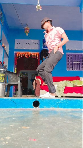 18K views · 10K reactions | Footsteps dance on ilu ilu instrumental music ♥️酪... #trendingreels #explorepage #instagram #viralreels #trendingnow #instagood #reelkarofeelkaro #dancer #newtrend | Jaihemant Singh | Facebook