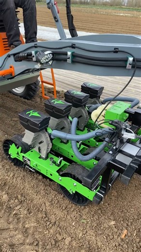 77 reactions | Electric fan Vacuum precision planter in France ...