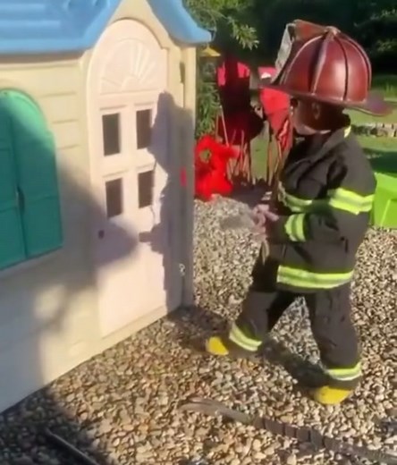 #fire #firefighter #firefightertiktok #firefightersoftictok #firefightersoftiktok #AEJeansSoundOn #WorldPrincessWeek #funny #firebuffcentral #viral #virall