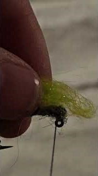 Fly tying tutorial for black and yellow fly