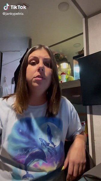 Ash aka Burping Queen (@the_burpingqueen)’s videos with original sound - Ash aka Burping Queen