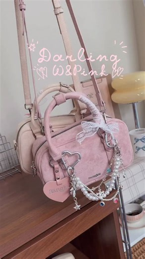 🎄🎪🍒 Darling x Chrismassy มาตามคำสัญญาเลยน้า 12.12 โทนสีสุด Cute ราคาน่ารักๆตอบแทนลูกค้าในช่วงสิ้นปี * 🎀 #Commentสีที่ชอบ แจกฟรี8รางวัล ✨🎀 #darling8angles 8โทนสี ที่พร้อมออกไปเที่ยว คริสมาสแล้วน้าาา น่ารักทุกสีจิบ้าาาเลย🎄🎄 ขนาด Mini แต่จุใจ 8 นิ้ว * สะพายข้าง/ เป็นกระเป๋าถือออกงานได้เลย . เจอกันใน Live เริ่มเที่ยงคืนนี้ 12-15 ธค ( Live 3 เวลา เที่ยงคืน เที่ยงวัน 2 ทุ่ม🎄🍒) * ราคาโปรพิเศษ 200 กว่าบาท จาก490.- ( แถม Random พวงกุญแจ ( ไม่บอกนะ Surprise) • 🎄ไปกดแจ้งเตือนรอเลย🎄 🟠shopee: 8an