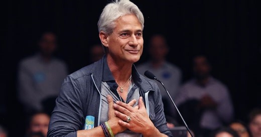 Gay Olympic diver Greg Louganis shares the "inspiration" that's helping him leave the country - LGBTQ Nation