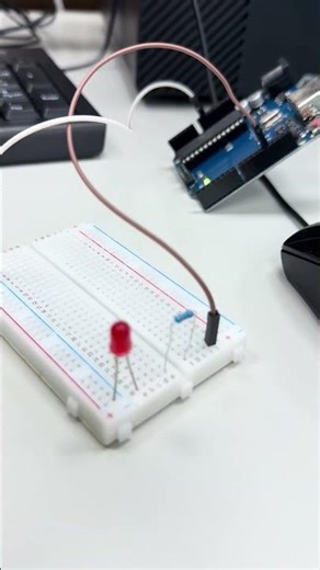 arduino uno板 led燈閃爍