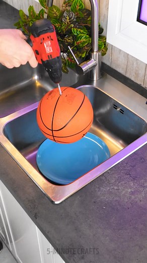 36K views · 144 reactions | Useful cleaning hacks to speed up your daily routine | 5-Minute Recycle | Facebook