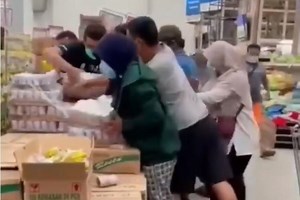 68K views · 789 reactions | WATCH: Indonesians are snapping up Nestle's Bear Brand milk over rumours stating that it it could boost a person's production of antibodies to prevent a Covid-19 infection. Read more: https://tdy.sg/3jNO30L | TODAY | Facebook