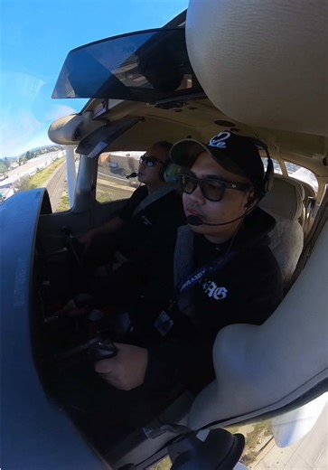 “Watch me learn to fly” #captjsim #aviation #pilotsoftiktok #pilotlife #pilotlifestyle