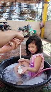 33K views · 1.6K reactions | Dito nabibili: https://s.shopee.ph/1qUujfAmWV, Nag-Bubble bath nanaman si kuloti! 﫧殺 | Mommy Eenah with Jio&Jazz | Facebook