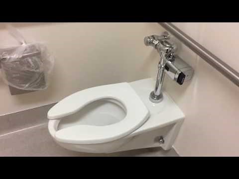 American Standard Everclean Auto-Flushing toilet