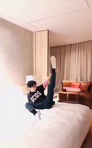 Luo Yunxi before becoming the devil god Tantai Jin was feared by all three realms and four continents 🤣🤣🤣 | 罗云熙Leo - Luo Yunxi