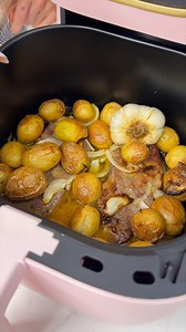 59K views · 144 reactions | World's best dinner! I cook a steak dinner inside of the air fryer. This original video was produced by Creative Crafting, Network Media and Allie Sparks. | Creative Crafting | Facebook