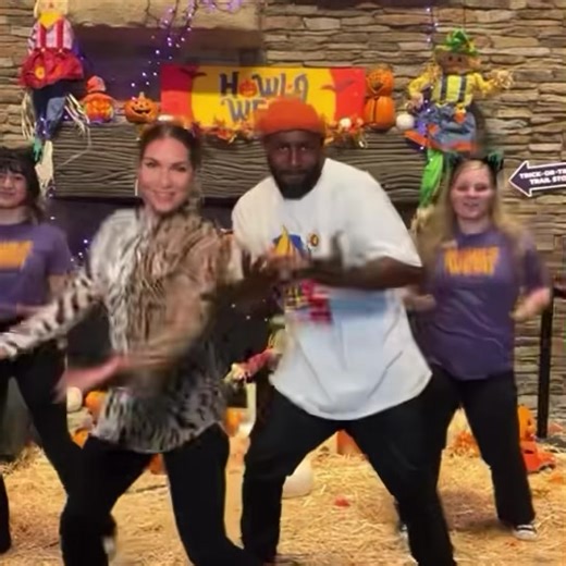 Are you ready to dance with us? Learn this choreography and show off your spooktacular dance moves in the comment section We would love to see your videos 🕺🏿💃 | Great Wolf Lodge