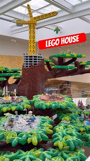 This BIGGEST LEGO Tree ever?! 🤯🌳 Inside LEGO House
