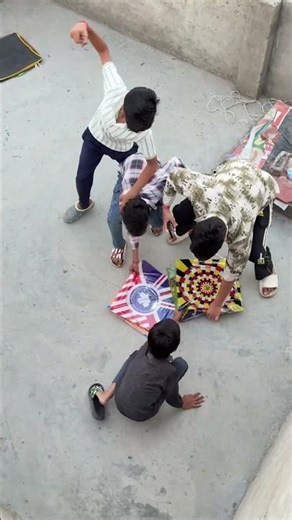 Aaj toh bahut saari patang 🪁 loota di #kite #patang #kitelooting #kitelovers #kiteflying