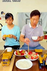 3.2M views · 10K reactions | Funny grandpa and grandma, easy ways for grandparents having dinner | Best Clips 0.6 | Facebook