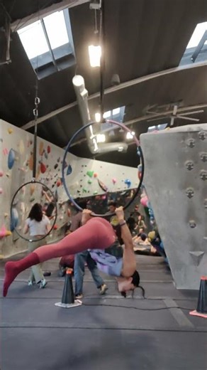 learning alien split on the Lyra - aerial hoop