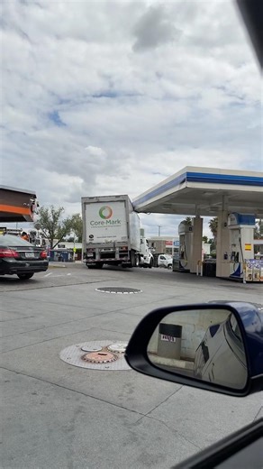 Some Drivers Don’t Deserve A CDL. #truckdriver #trucking #cdl #trucker #shorts