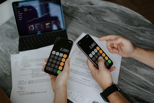 More couples are ditching joint bank accounts, and experts see a benefit