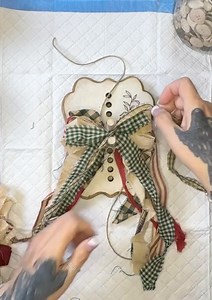 29K views · 704 reactions | How to use a bow maker. Homesteadcrafterdiy.com | Pickitz Crafts | Facebook