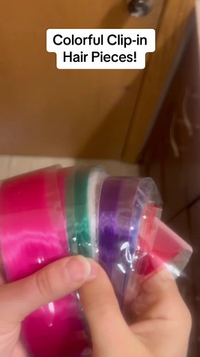 These colorful clip-in hair pieces are super easy to use. The colors are vibrant and there are lots of options to choose from! I used these on yesterday’s Sally look and my Oogie Boogie look that you will see tonight :-) If you want these, check out my link in my instagram stories :-) #Disney #disneyhair #disneyhairforlittles #disneyhairforadults #disneyadults #disneyhairtutorial #kidshairstyles #hairtutorial #hairpieces #colorfulhair #halloweenhair