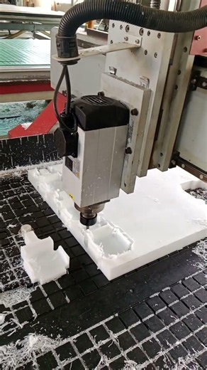 CUTTING SEQUENCES ON ROUTER WITH COMPUTER NUMERICAL CONTROL SYSTEM IN ACTION