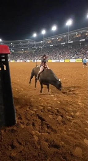 "Rider vs Wild Bull – Epic Rodeo Moments You Must See! 🐂💣"