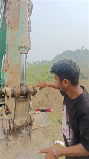 #operatorskills #excavator funny "99% People Can’t Do This 😱 Excavator Skills #Shorts"